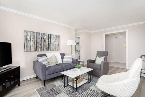 Photo 3 at 306 - 155 Marlee Avenue, Belgravia, Toronto