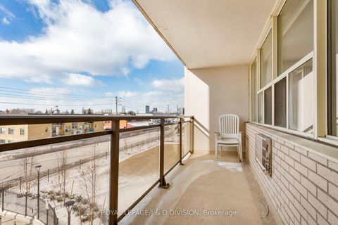 Photo 15 at 306 - 155 Marlee Avenue, Belgravia, Toronto