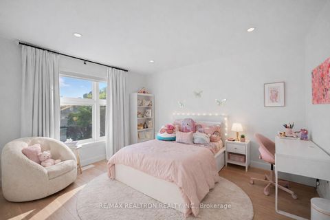 Photo 17 at 240 Maxwell Street, Bathurst Manor, Toronto