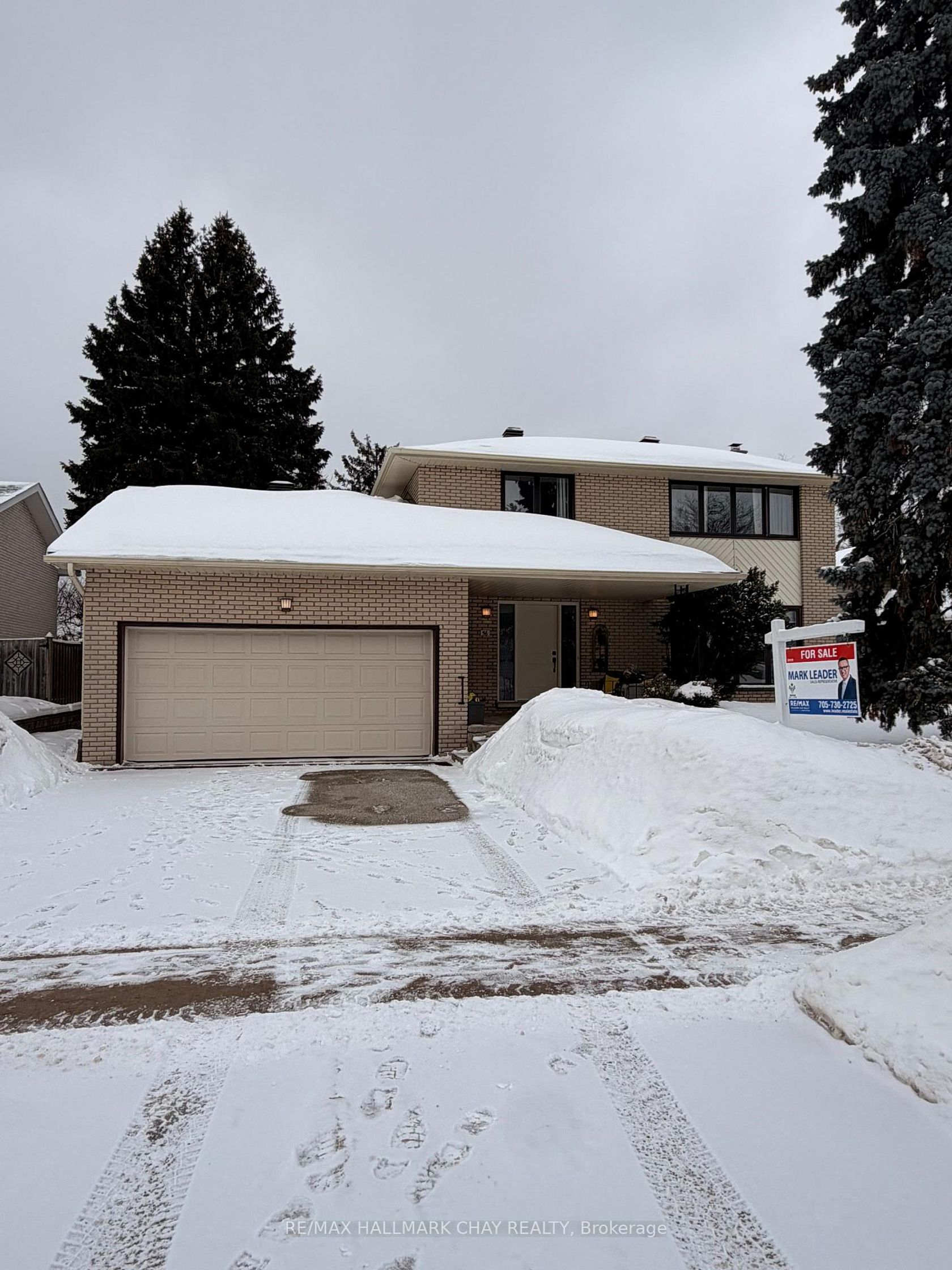 56 Marshall Street, Allandale Centre, Barrie photo number 2