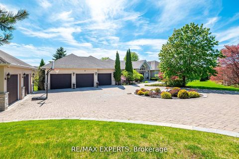 Photo 1 at 8 Alm Court, Aurora Estates, Aurora