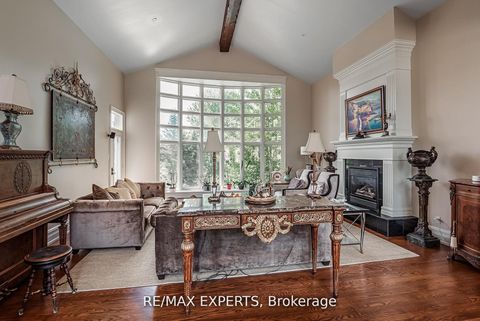 Photo 4 at 8 Alm Court, Aurora Estates, Aurora