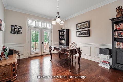 Photo 10 at 8 Alm Court, Aurora Estates, Aurora