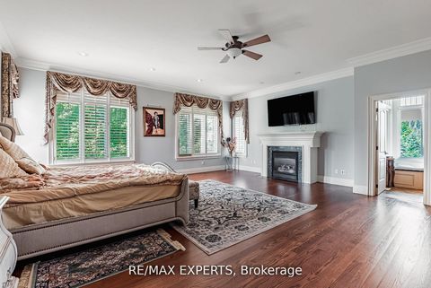 Photo 18 at 8 Alm Court, Aurora Estates, Aurora