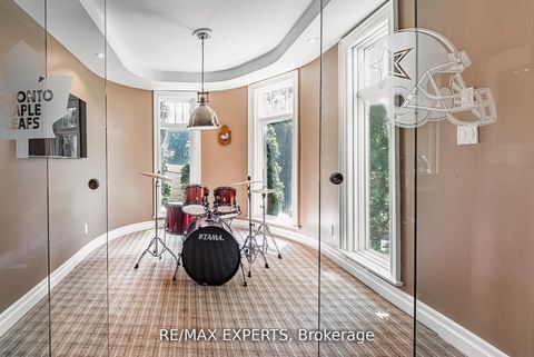 Photo 27 at 8 Alm Court, Aurora Estates, Aurora