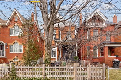Photo 2 at 28 Shannon Street, Bellwoods, Toronto