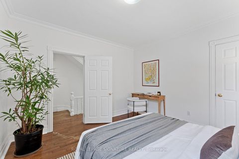 Photo 17 at 28 Shannon Street, Bellwoods, Toronto