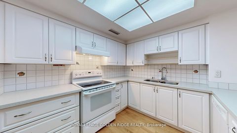 Photo 11 at 304 - 65 Spring Garden Avenue, Willowdale East, Toronto