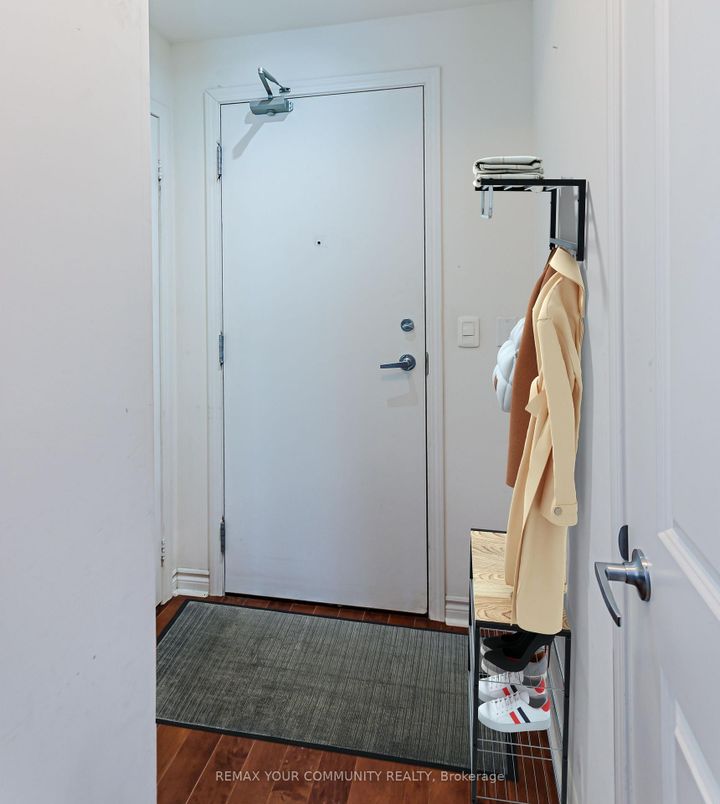 Photo 9 at 913 - 2885 Bayview Avenue, Bayview Village, Toronto