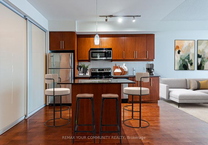 Photo 10 at 913 - 2885 Bayview Avenue, Bayview Village, Toronto