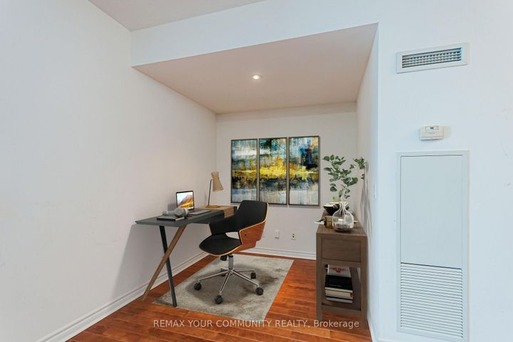 Photo 14 at 913 - 2885 Bayview Avenue, Bayview Village, Toronto