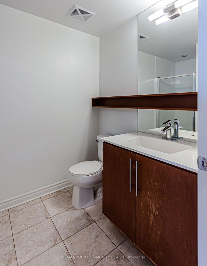 Photo 17 at 913 - 2885 Bayview Avenue, Bayview Village, Toronto