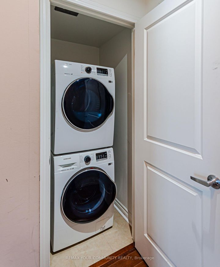 Photo 20 at 913 - 2885 Bayview Avenue, Bayview Village, Toronto