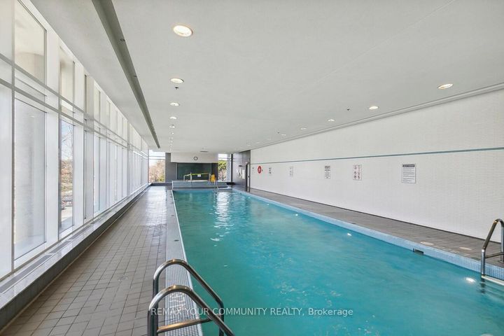 Photo 27 at 913 - 2885 Bayview Avenue, Bayview Village, Toronto