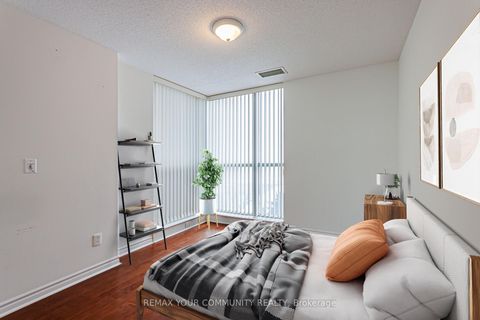 Photo 15 at 913 - 2885 Bayview Avenue, Bayview Village, Toronto