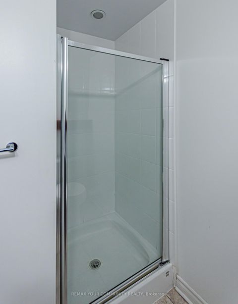 Photo 18 at 913 - 2885 Bayview Avenue, Bayview Village, Toronto