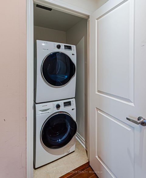 Photo 20 at 913 - 2885 Bayview Avenue, Bayview Village, Toronto