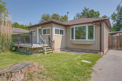 Photo 1 at 904 Maplewood Drive, Alcona, Innisfil