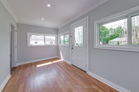 Photo 5 at 904 Maplewood Drive, Alcona, Innisfil