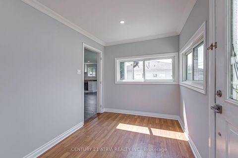 Photo 6 at 904 Maplewood Drive, Alcona, Innisfil