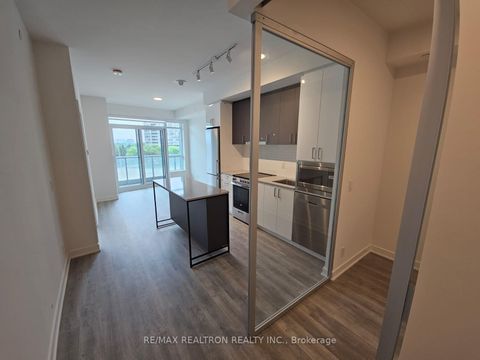 Photo 2 at 307 - 30 Upper Mall Way, Brownridge, Vaughan