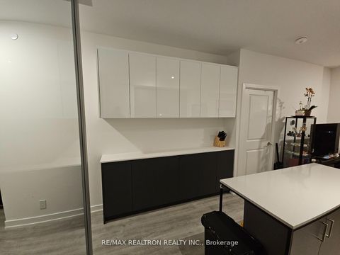 Photo 3 at 307 - 30 Upper Mall Way, Brownridge, Vaughan