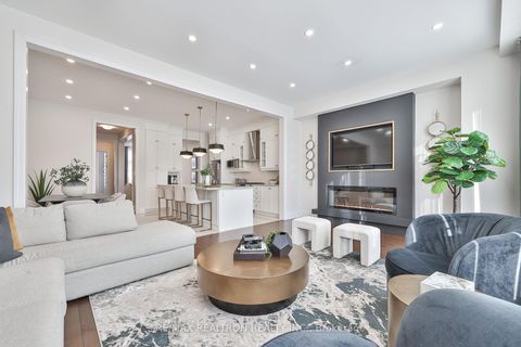 Photo 4 at 92 Carrville Woods Circle, Patterson, Vaughan