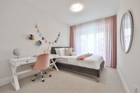 Photo 14 at 92 Carrville Woods Circle, Patterson, Vaughan