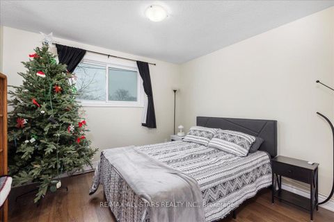 Photo 12 at 398 The Queensway Avenue S, Keswick South, Georgina