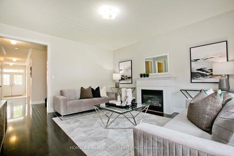 Photo 9 at 1015 Ralston Crescent, Wyndham, Newmarket