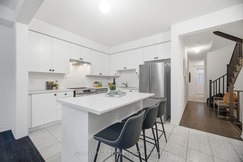 Photo 6 at 29 Tamworth Terrace, Rural Barrie Southeast, Barrie