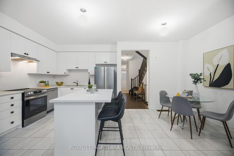 Photo 7 at 29 Tamworth Terrace, Rural Barrie Southeast, Barrie