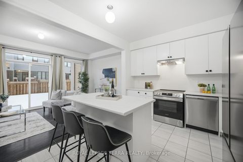 Photo 8 at 29 Tamworth Terrace, Rural Barrie Southeast, Barrie