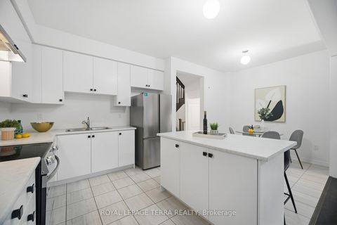 Photo 9 at 29 Tamworth Terrace, Rural Barrie Southeast, Barrie