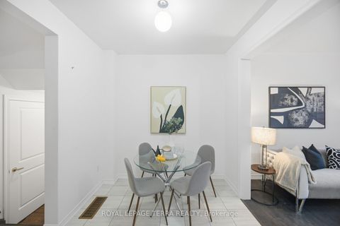 Photo 10 at 29 Tamworth Terrace, Rural Barrie Southeast, Barrie