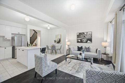 Photo 12 at 29 Tamworth Terrace, Rural Barrie Southeast, Barrie