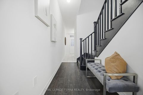 Photo 17 at 29 Tamworth Terrace, Rural Barrie Southeast, Barrie