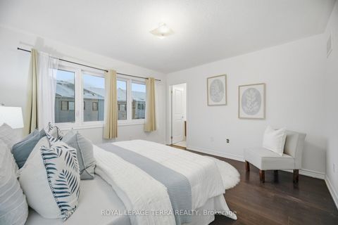 Photo 21 at 29 Tamworth Terrace, Rural Barrie Southeast, Barrie