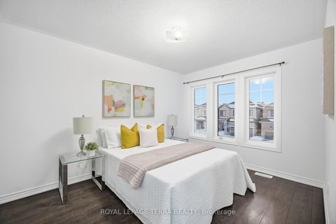 Photo 24 at 29 Tamworth Terrace, Rural Barrie Southeast, Barrie