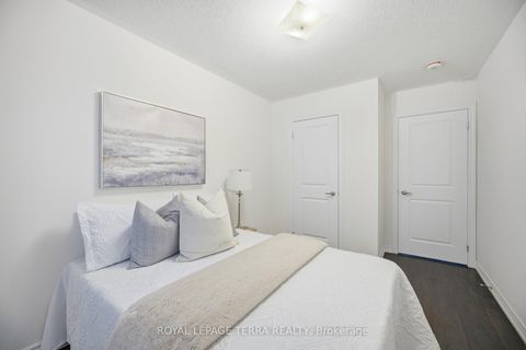 Photo 27 at 29 Tamworth Terrace, Rural Barrie Southeast, Barrie