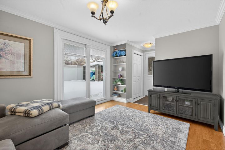 Photo 4 at 22 Staveley Crescent, Brampton East, Brampton