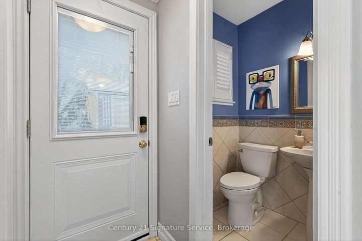 Photo 5 at 22 Staveley Crescent, Brampton East, Brampton