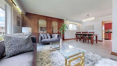 Photo 4 at 58 Marathon Crescent, Newtonbrook West, Toronto