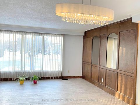 Photo 8 at 58 Marathon Crescent, Newtonbrook West, Toronto