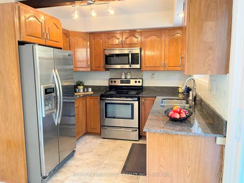 Photo 15 at 58 Marathon Crescent, Newtonbrook West, Toronto