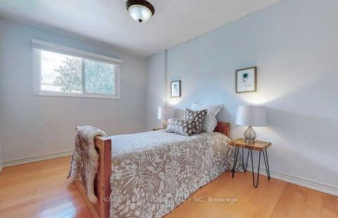 Photo 17 at 58 Marathon Crescent, Newtonbrook West, Toronto