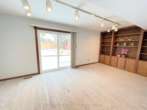 Photo 20 at 58 Marathon Crescent, Newtonbrook West, Toronto