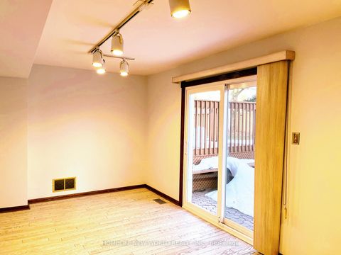 Photo 22 at 58 Marathon Crescent, Newtonbrook West, Toronto