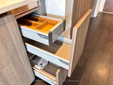 Photo 10 at 1611 - 27 Mcmahon Drive, Bayview Village, Toronto