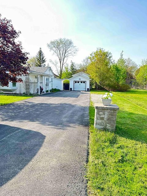 Photo 0 at 338 Little Avenue, Painswick North, Barrie